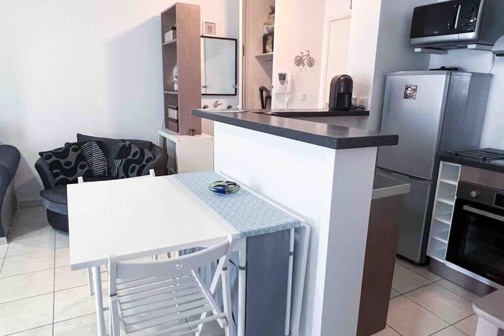 Appart Avec Terrasse Et Parking A 2 Pas De Disney Монтеврен Экстерьер фото